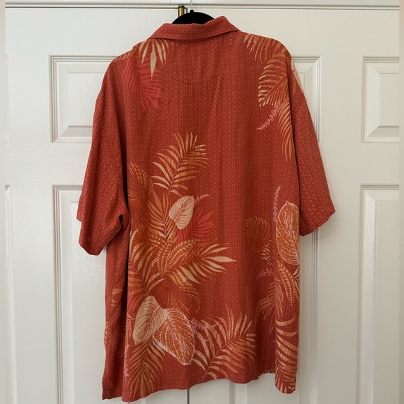 Tommy Bahama Silk Button Up Hawaiian Shirt - Picture 2 of 5